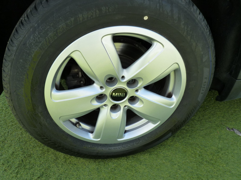 Photo 17 de l'offre de MINI COUNTRYMAN COOPER D 150CH BUSINESS DESIGN BVA à 19990€ chez Vent d'ouest automobiles