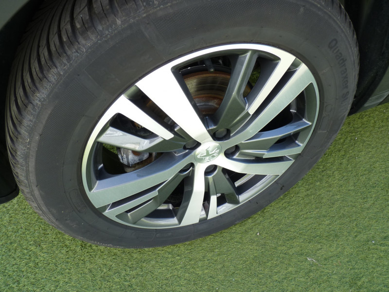 Photo 17 de l'offre de PEUGEOT 3008 HYBRID4 300CH ALLURE PACK E-EAT8 à 21990€ chez Vent d'ouest automobiles