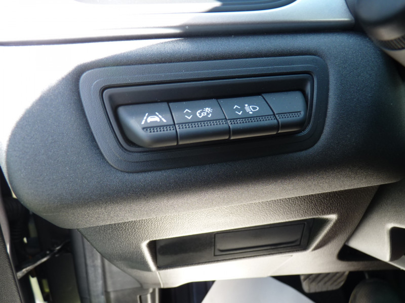 Photo 12 de l'offre de RENAULT CAPTUR II 1.6 E-TECH HYBRIDE 145CH BUSINESS -21 à 18990€ chez Vent d'ouest automobiles
