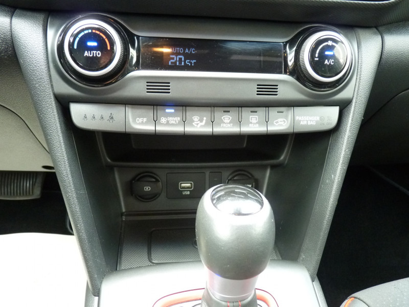 Photo 11 de l'offre de HYUNDAI KONA 1.6 GDI 141CH HYBRID CREATIVE DCT-6 à 17990€ chez Vent d'ouest automobiles
