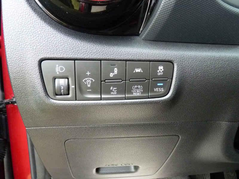 Photo 13 de l'offre de HYUNDAI KONA 1.6 GDI 141CH HYBRID CREATIVE DCT-6 à 17990€ chez Vent d'ouest automobiles