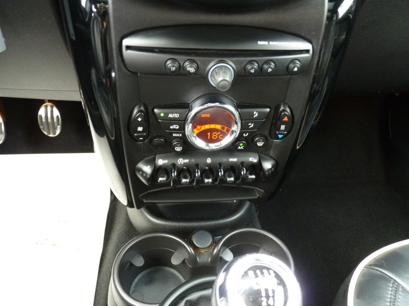Photo 11 de l'offre de MINI COUNTRYMAN COOPER SD 143CH RED HOT CHILI à 14490€ chez Vent d'ouest automobiles