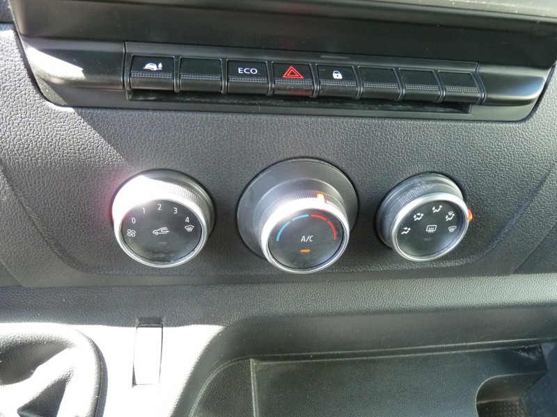 Photo 9 de l'offre de RENAULT MASTER III FG F3500 L3H2 2.3 DCI 135CH GRAND CONFORT E6 à 23490€ chez Vent d'ouest automobiles