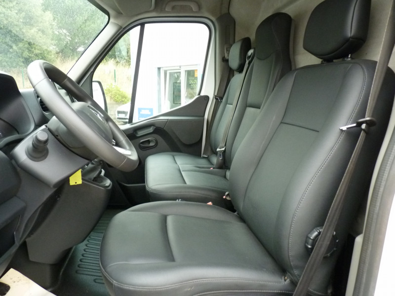 Photo 5 de l'offre de RENAULT MASTER III FG F3500 L2H2 2.3 DCI 135CH GRAND CONFORT E6 à 19990€ chez Vent d'ouest automobiles