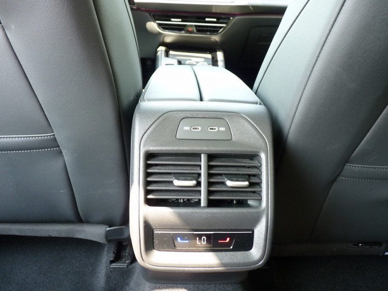 Photo 11 de l'offre de VOLKSWAGEN PASSAT SW 2.0 TDI EVO 150CH ELEGANCE DSG7 8CV à 37990€ chez Vent d'ouest automobiles