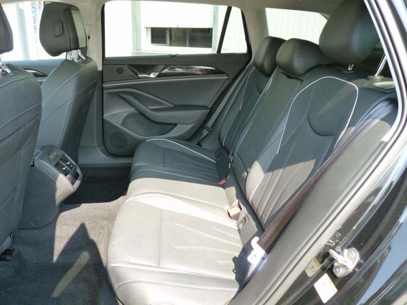 Photo 6 de l'offre de VOLKSWAGEN PASSAT SW 2.0 TDI EVO 150CH ELEGANCE DSG7 8CV à 37990€ chez Vent d'ouest automobiles
