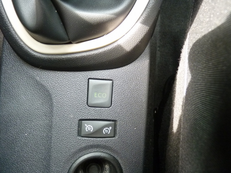 Photo 11 de l'offre de RENAULT CAPTUR 1.5 DCI 90CH ENERGY BUSINESS EURO6C à 12490€ chez Vent d'ouest automobiles