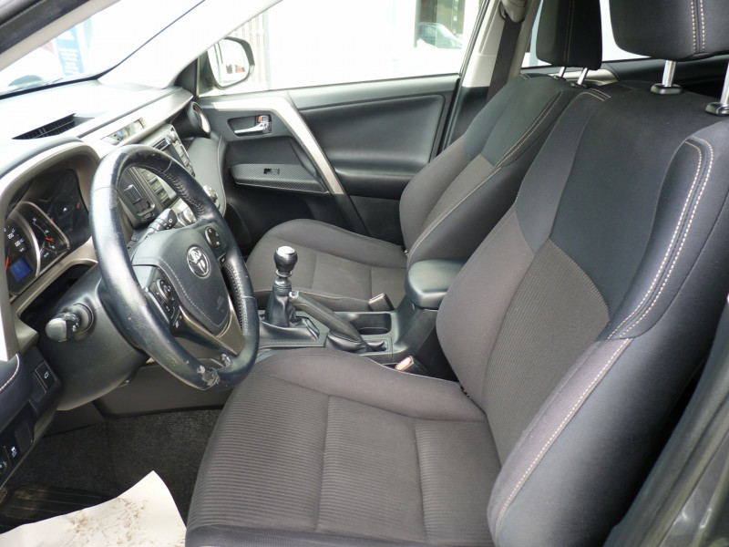 Photo 5 de l'offre de TOYOTA RAV4 124 D-4D LIFE 2WD à 13490€ chez Vent d'ouest automobiles