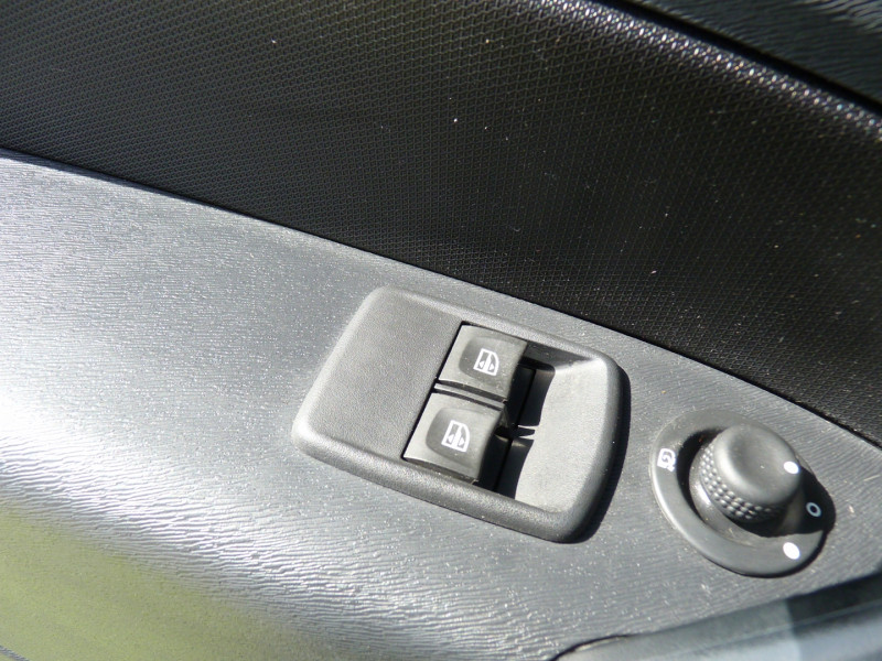 Photo 11 de l'offre de RENAULT KANGOO II EXPRESS 1.5 BLUE DCI 95CH EXTRA R-LINK à 11790€ chez Vent d'ouest automobiles
