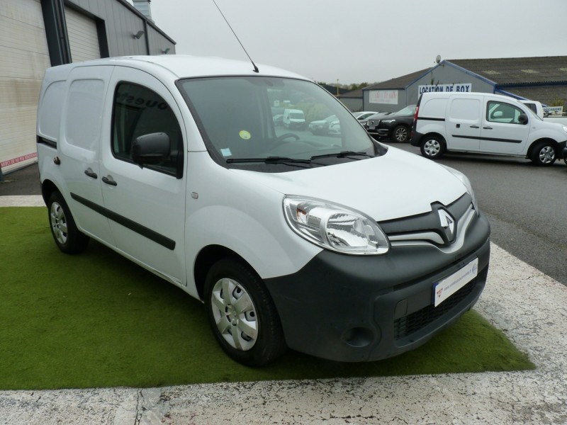 Photo 2 de l'offre de RENAULT KANGOO II EXPRESS 1.5 DCI 90CH CONFORT EDC EURO6 à 10990€ chez Vent d'ouest automobiles