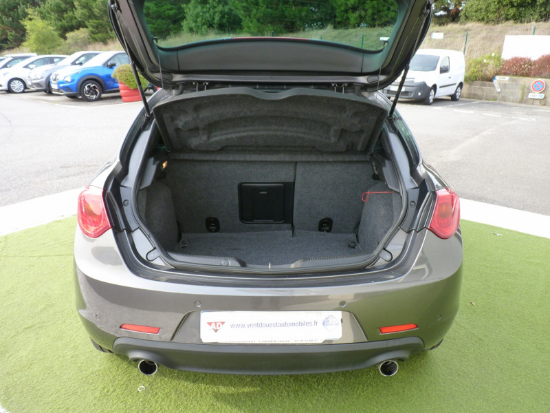 Photo 13 de l'offre de ALFA ROMEO GIULIETTA 2.0 JTDM170 COLLEZIONE STOP&START ALFA TCT à 13490€ chez Vent d'ouest automobiles