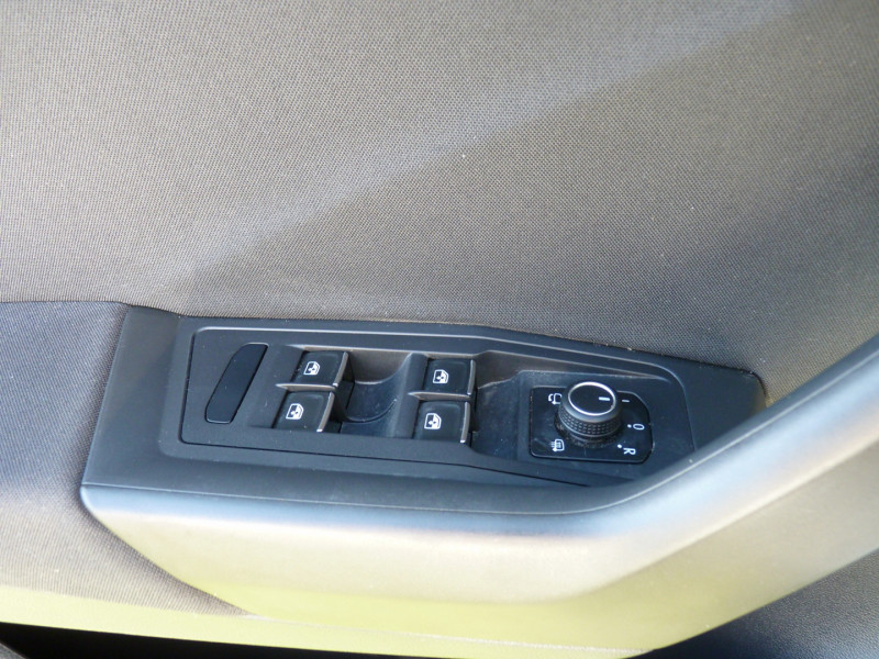 Photo 13 de l'offre de VOLKSWAGEN T-ROC CABRIOLET 1.5 TSI EVO 150CH STYLE DSG7 à 24490€ chez Vent d'ouest automobiles