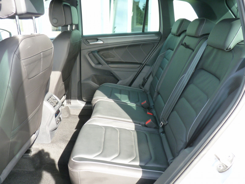 Photo 6 de l'offre de VOLKSWAGEN TIGUAN 1.5 TSI 150CH R-LINE EXCLUSIVE DSG7 à 43900€ chez Vent d'ouest automobiles