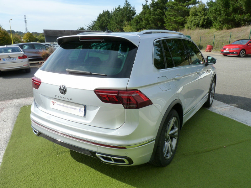 Photo 4 de l'offre de VOLKSWAGEN TIGUAN 1.5 TSI 150CH R-LINE EXCLUSIVE DSG7 à 43900€ chez Vent d'ouest automobiles