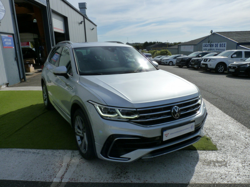 Photo 2 de l'offre de VOLKSWAGEN TIGUAN 1.5 TSI 150CH R-LINE EXCLUSIVE DSG7 à 43900€ chez Vent d'ouest automobiles