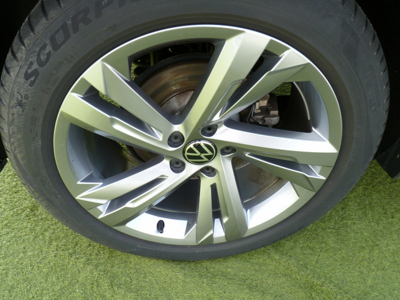 Photo 18 de l'offre de VOLKSWAGEN TIGUAN 1.5 TSI 150CH R-LINE EXCLUSIVE DSG7 à 43900€ chez Vent d'ouest automobiles