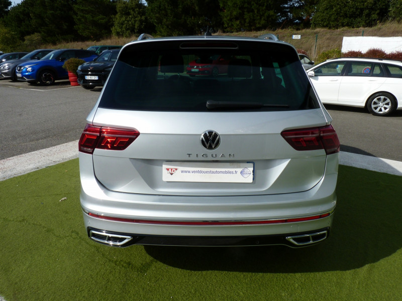 Photo 17 de l'offre de VOLKSWAGEN TIGUAN 1.5 TSI 150CH R-LINE EXCLUSIVE DSG7 à 43900€ chez Vent d'ouest automobiles