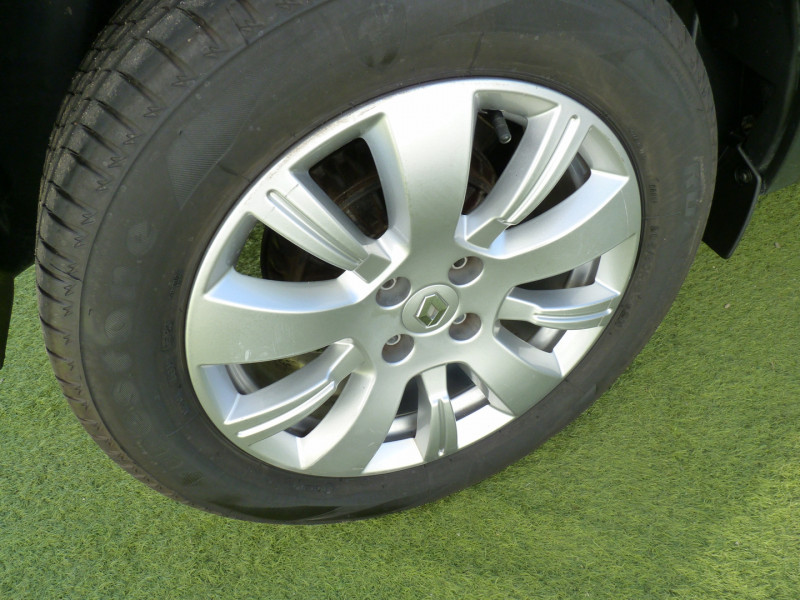 Photo 16 de l'offre de RENAULT CAPTUR 1.5 DCI 90CH BUSINESS ECOÂ² EDC à 11990€ chez Vent d'ouest automobiles