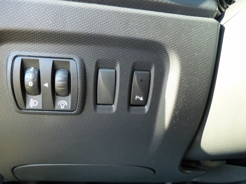 Photo 12 de l'offre de RENAULT CAPTUR 1.5 DCI 90CH BUSINESS ECOÂ² EDC à 11990€ chez Vent d'ouest automobiles