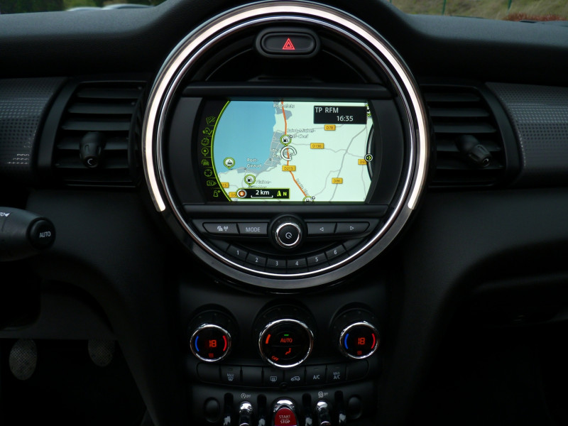 Photo 10 Mini CABRIO COOPER D 116CH CHILI Diesel GRIS CLAIR METAL en vente chez Vent d'ouest automobiles Photo 10 de l'offre de MINI CABRIO COOPER D 116CH CHILI à 16990€ chez Vent d'ouest automobiles