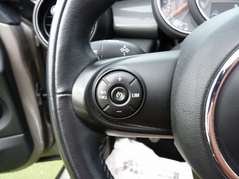 Photo 9 Mini CABRIO COOPER D 116CH CHILI Diesel GRIS CLAIR METAL en vente chez Vent d'ouest automobiles Photo 9 de l'offre de MINI CABRIO COOPER D 116CH CHILI à 16990€ chez Vent d'ouest automobiles