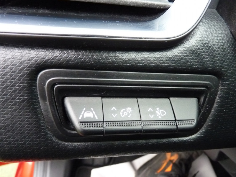 Photo 12 de l'offre de RENAULT CLIO V 1.5 BLUE DCI 100CH BUSINESS 21N à 14490€ chez Vent d'ouest automobiles