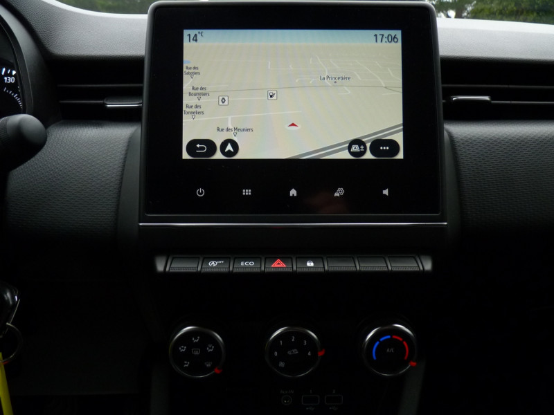 Photo 10 de l'offre de RENAULT CLIO V 1.5 BLUE DCI 100CH BUSINESS 21N à 14490€ chez Vent d'ouest automobiles