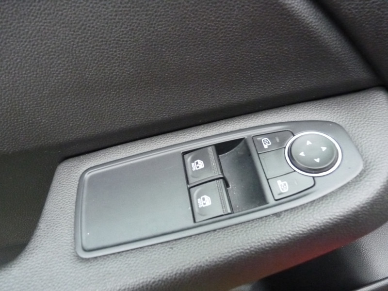 Photo 13 de l'offre de RENAULT CLIO V 1.5 BLUE DCI 100CH BUSINESS 21N à 14490€ chez Vent d'ouest automobiles