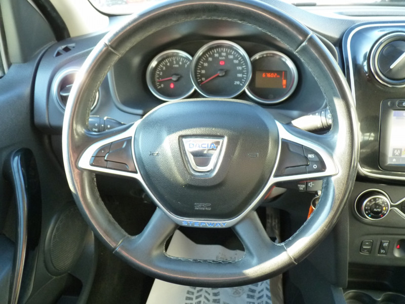 Photo 8 de l'offre de DACIA SANDERO 0.9 TCE 90CH STEPWAY -18 à 9990€ chez Vent d'ouest automobiles