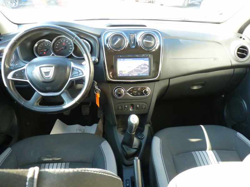 Photo 7 de l'offre de DACIA SANDERO 0.9 TCE 90CH STEPWAY -18 à 9990€ chez Vent d'ouest automobiles