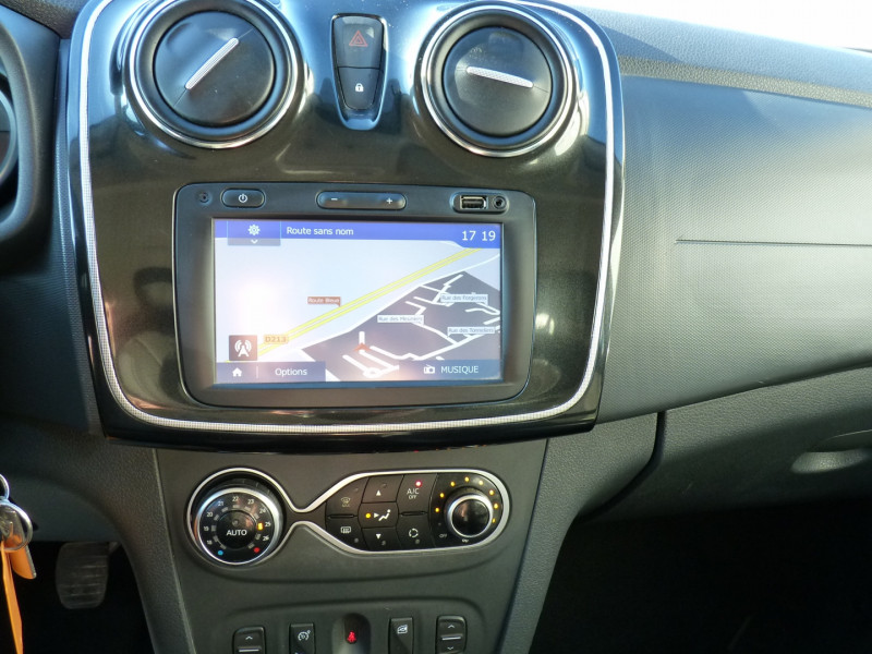 Photo 9 de l'offre de DACIA SANDERO 0.9 TCE 90CH STEPWAY -18 à 9990€ chez Vent d'ouest automobiles