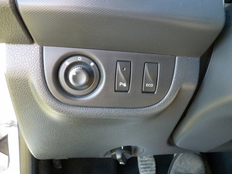 Photo 11 de l'offre de DACIA SANDERO 0.9 TCE 90CH STEPWAY -18 à 9990€ chez Vent d'ouest automobiles