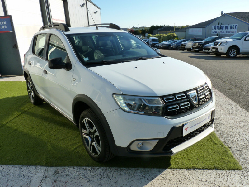 Photo 2 de l'offre de DACIA SANDERO 0.9 TCE 90CH STEPWAY -18 à 9990€ chez Vent d'ouest automobiles