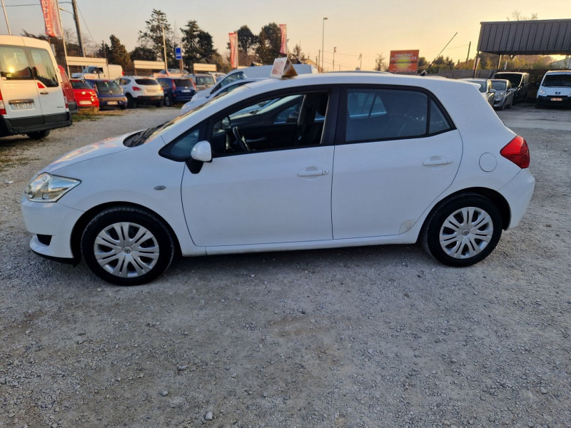 Photo 6 de l'offre de TOYOTA AURIS D-4D  90 TERRA 5P à 5890€ chez Automobile nimois