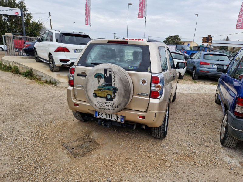 Photo 2 de l'offre de SUZUKI GRAND VITARA DDIS 1.9L PACK 3 PORTES à 8990€ chez Automobile nimois