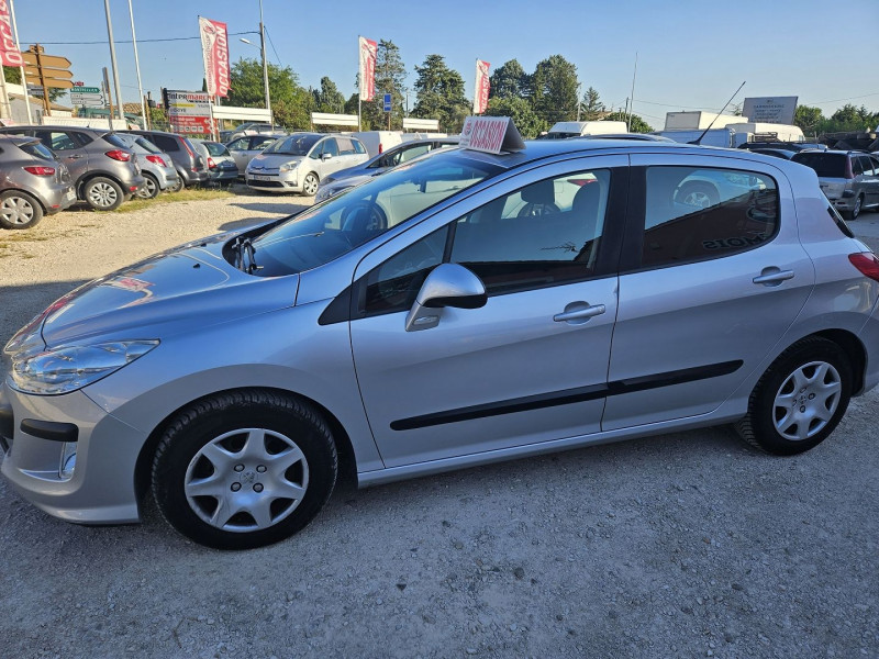 Photo 2 de l'offre de PEUGEOT 308 1.6 HDI90 CONFORT 5P à 5590€ chez Automobile nimois