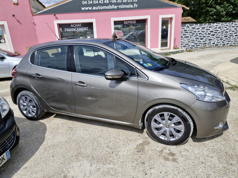 Photo 7 de l'offre de PEUGEOT 208 E-HDI  1.6L ACTIVE 4CV 5 PORTES à 6490€ chez Automobile nimois