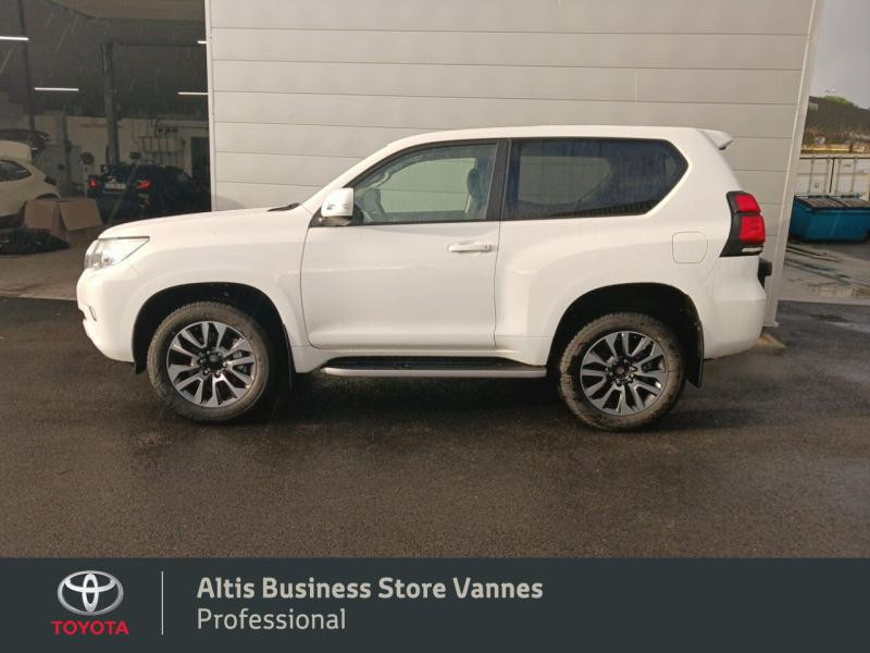 Photo 22 de l'offre de TOYOTA Land Cruiser 204 D-4D Légende BVA 3p MY22 à 65550€ chez Toyota Vannes Business Store