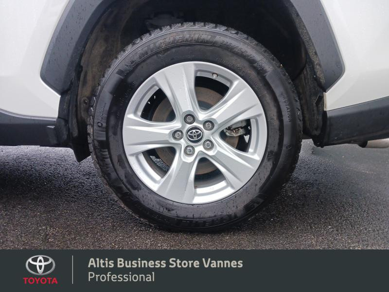 Photo 13 de l'offre de TOYOTA RAV4 Hybride 218ch Dynamic Business 2WD à 26480€ chez Toyota Vannes Business Store