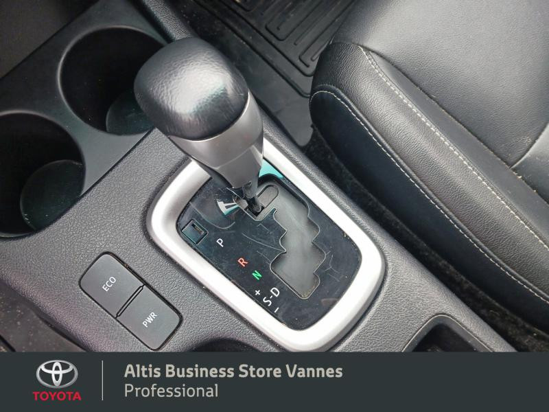 Photo 10 de l'offre de TOYOTA Hilux 2.8 D-4D X-Tra Cabine Lounge 4WD BVA RC23 à 42990€ chez Toyota Vannes Business Store