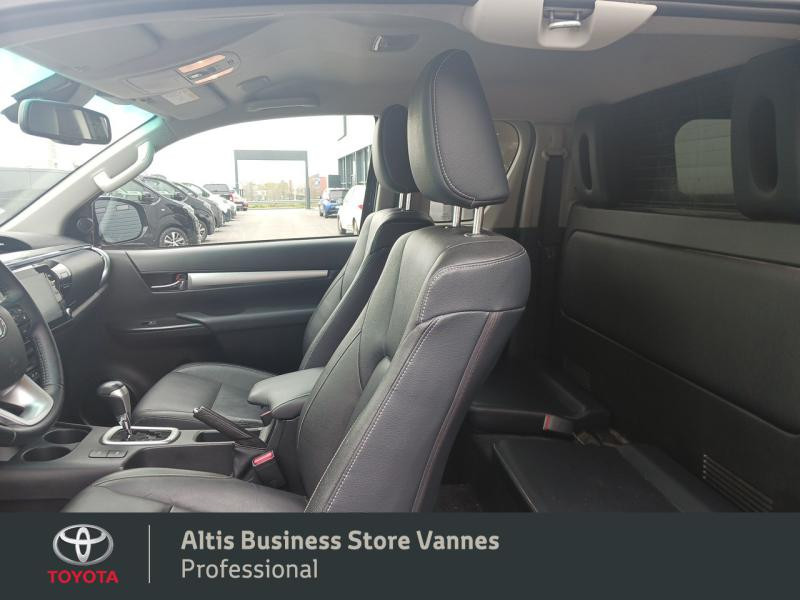 Photo 11 de l'offre de TOYOTA Hilux 2.8 D-4D X-Tra Cabine Lounge 4WD BVA RC23 à 42990€ chez Toyota Vannes Business Store