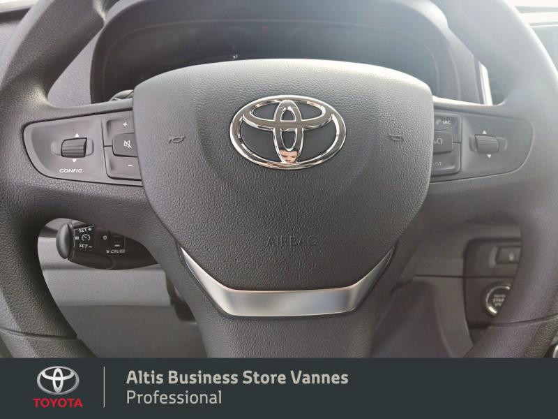 Photo 9 de l'offre de TOYOTA PROACE Medium 2.0 D-4D 140 Cabine Approfondie Business BVA MC22 à 44490€ chez Toyota Vannes Business Store