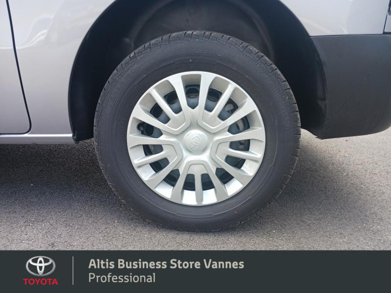 Photo 14 de l'offre de TOYOTA PROACE Medium 2.0 D-4D 140 Cabine Approfondie Business BVA MC22 à 44480€ chez Toyota Vannes Business Store