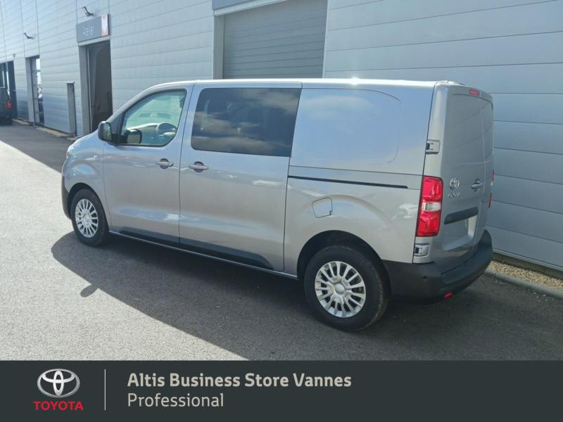 Photo 23 de l'offre de TOYOTA PROACE Medium 2.0 D-4D 140 Cabine Approfondie Business BVA MC22 à 44480€ chez Toyota Vannes Business Store