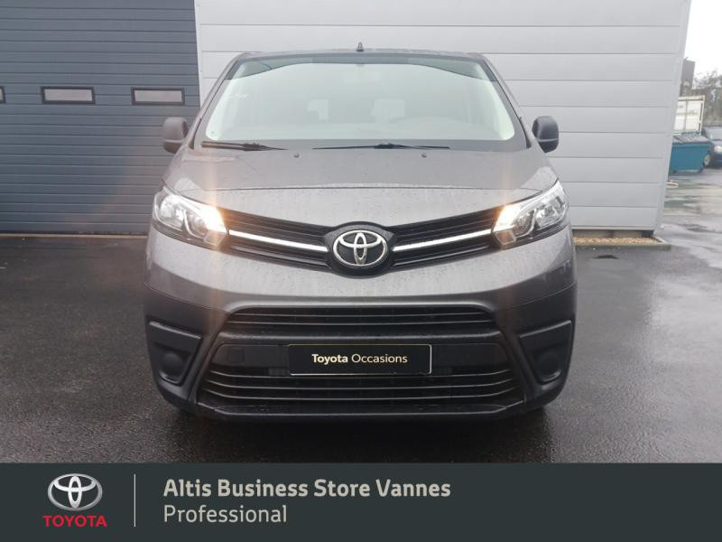Photo 25 de l'offre de TOYOTA PROACE Combi Medium 1.5 120 D-4D Dynamic RC18 à 30990€ chez Toyota Vannes Business Store