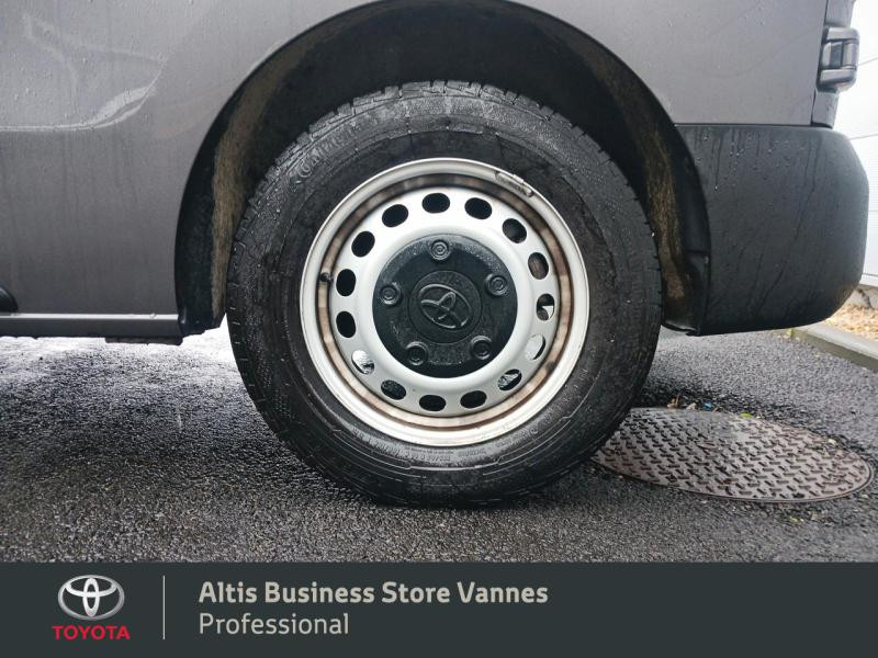 Photo 13 de l'offre de TOYOTA PROACE Combi Medium 1.5 120 D-4D Dynamic RC18 à 30990€ chez Toyota Vannes Business Store