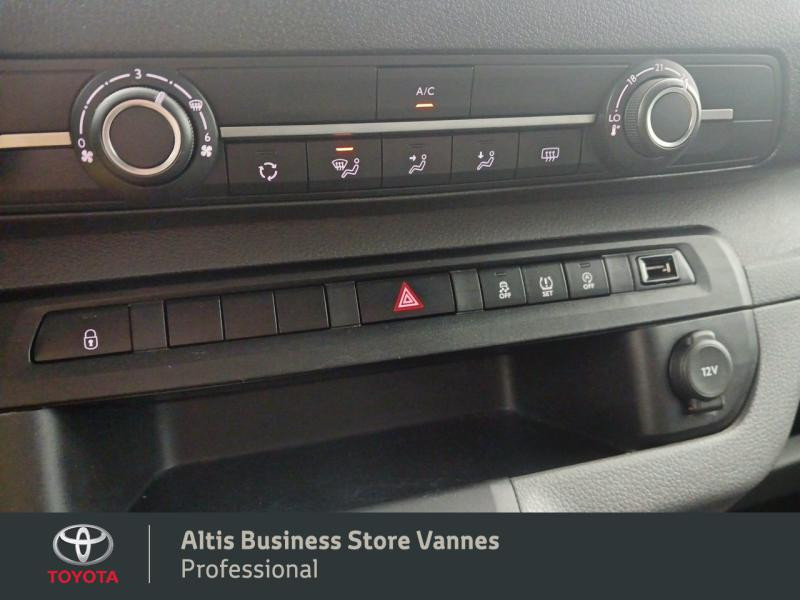 Photo 20 de l'offre de TOYOTA PROACE Combi Medium 1.5 120 D-4D Dynamic RC18 à 30990€ chez Toyota Vannes Business Store