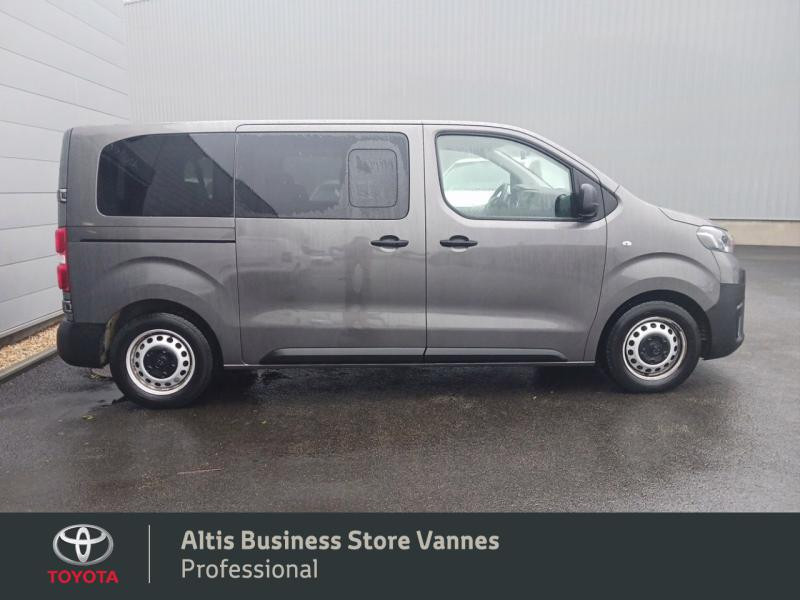 Photo 24 de l'offre de TOYOTA PROACE Combi Medium 1.5 120 D-4D Dynamic RC18 à 30990€ chez Toyota Vannes Business Store