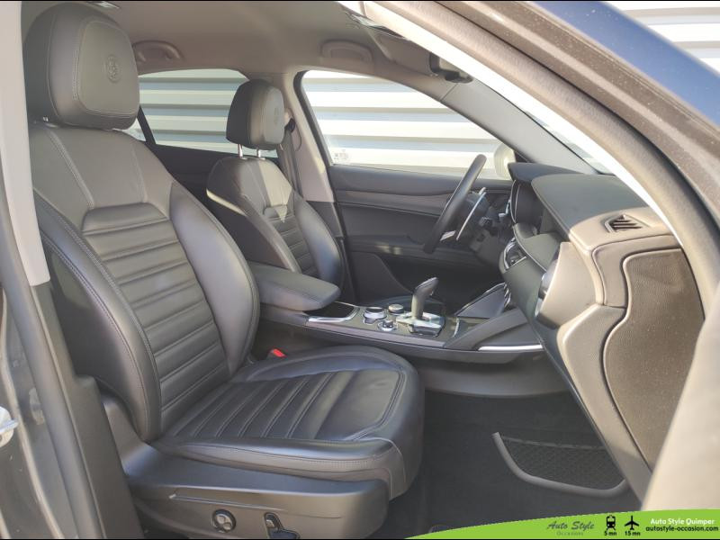 Photo 11 de l'offre de ALFA ROMEO Stelvio 2.2 Diesel 160ch Ti AT8 MY20 8CV à 37990€ chez Cap-Sud Automobiles - Quimper