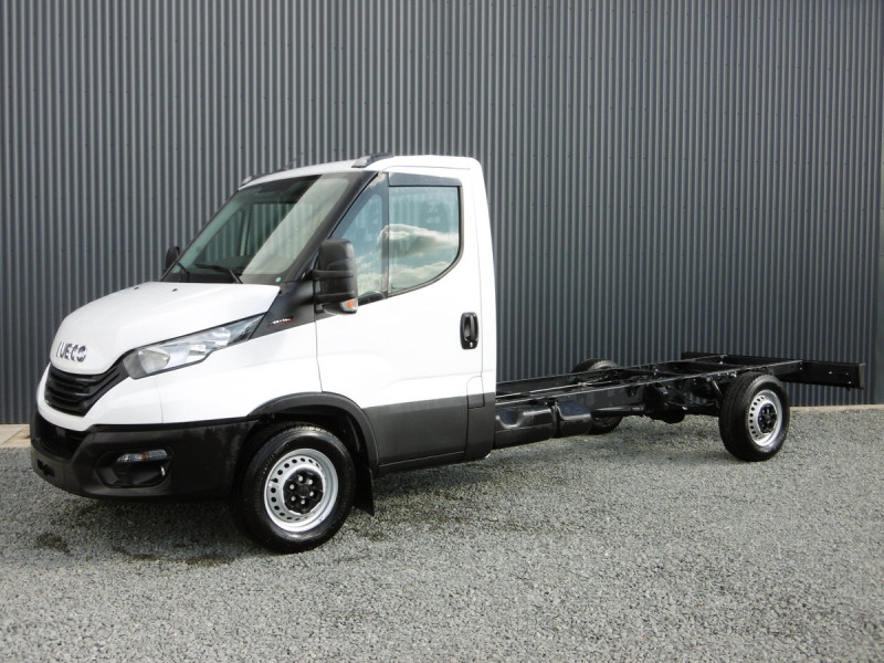 Iveco DAILY CHASSIS CAB 35S18 EMP 4100 DIESEL BLANC Occasion à vendre